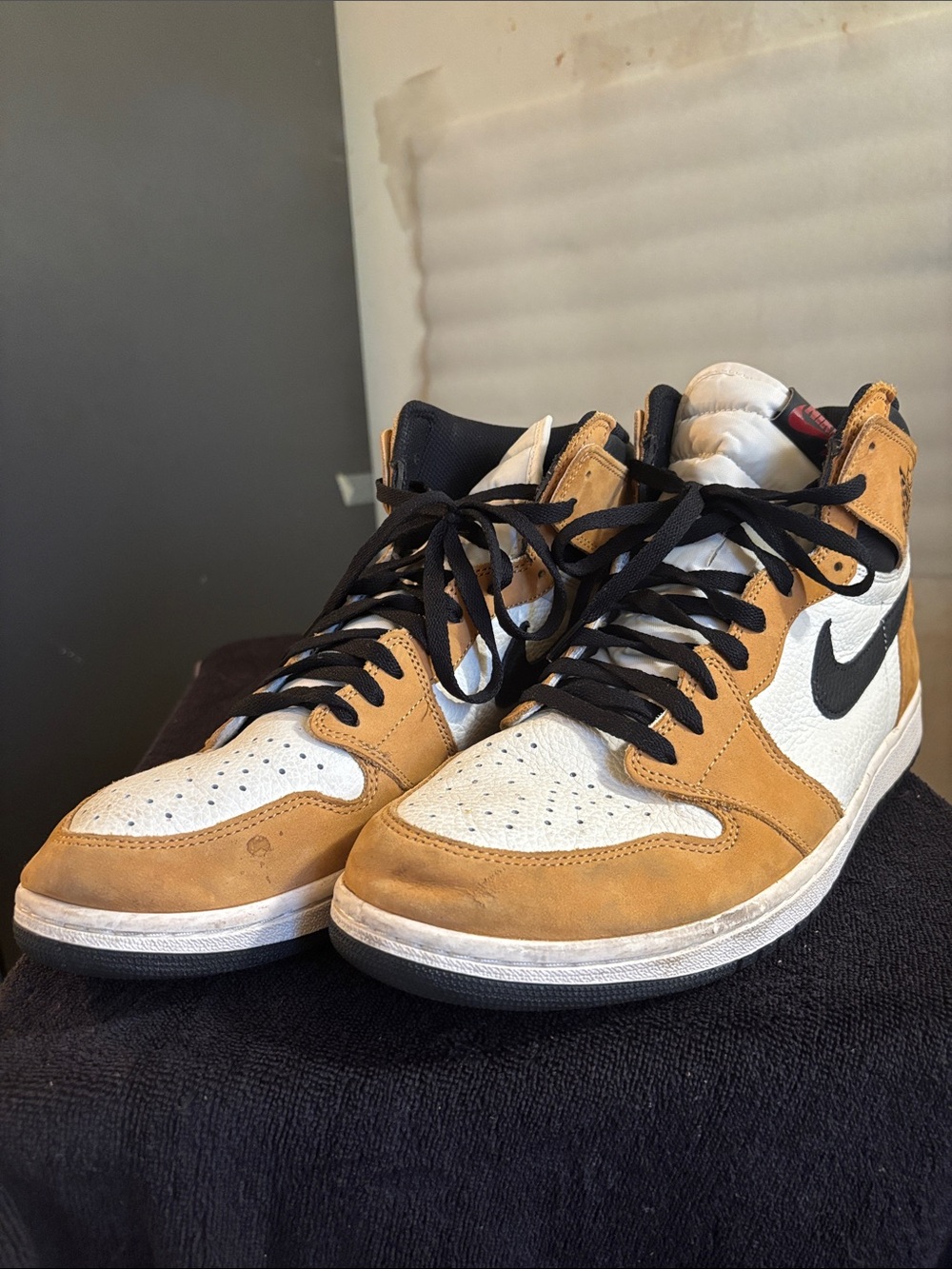 Nike Men's High-Top Sneakers in White, Tan and Black